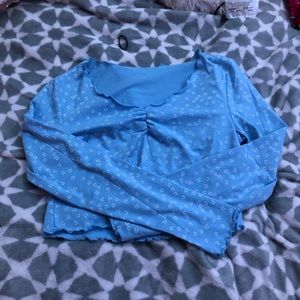 RARE long sleeve blue scrunched top